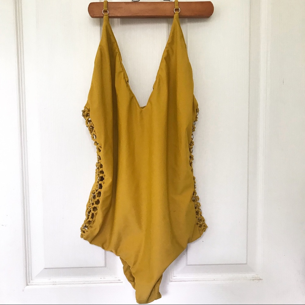 MIKOH one piece in bamboo